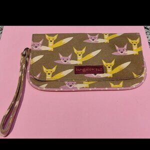 Bungalow 360 wristlet